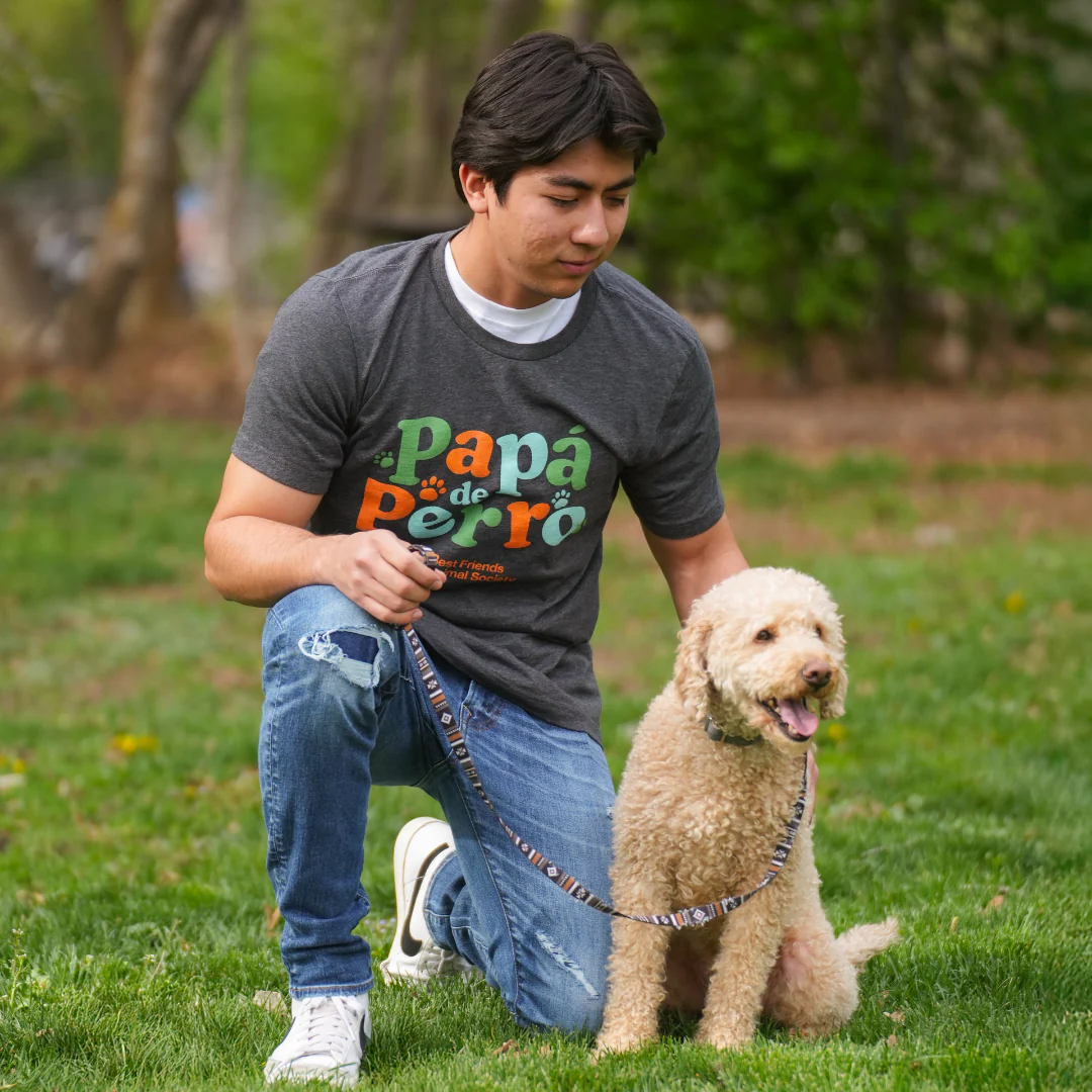 Papa de Perro Unisex T-shirt - Image 4