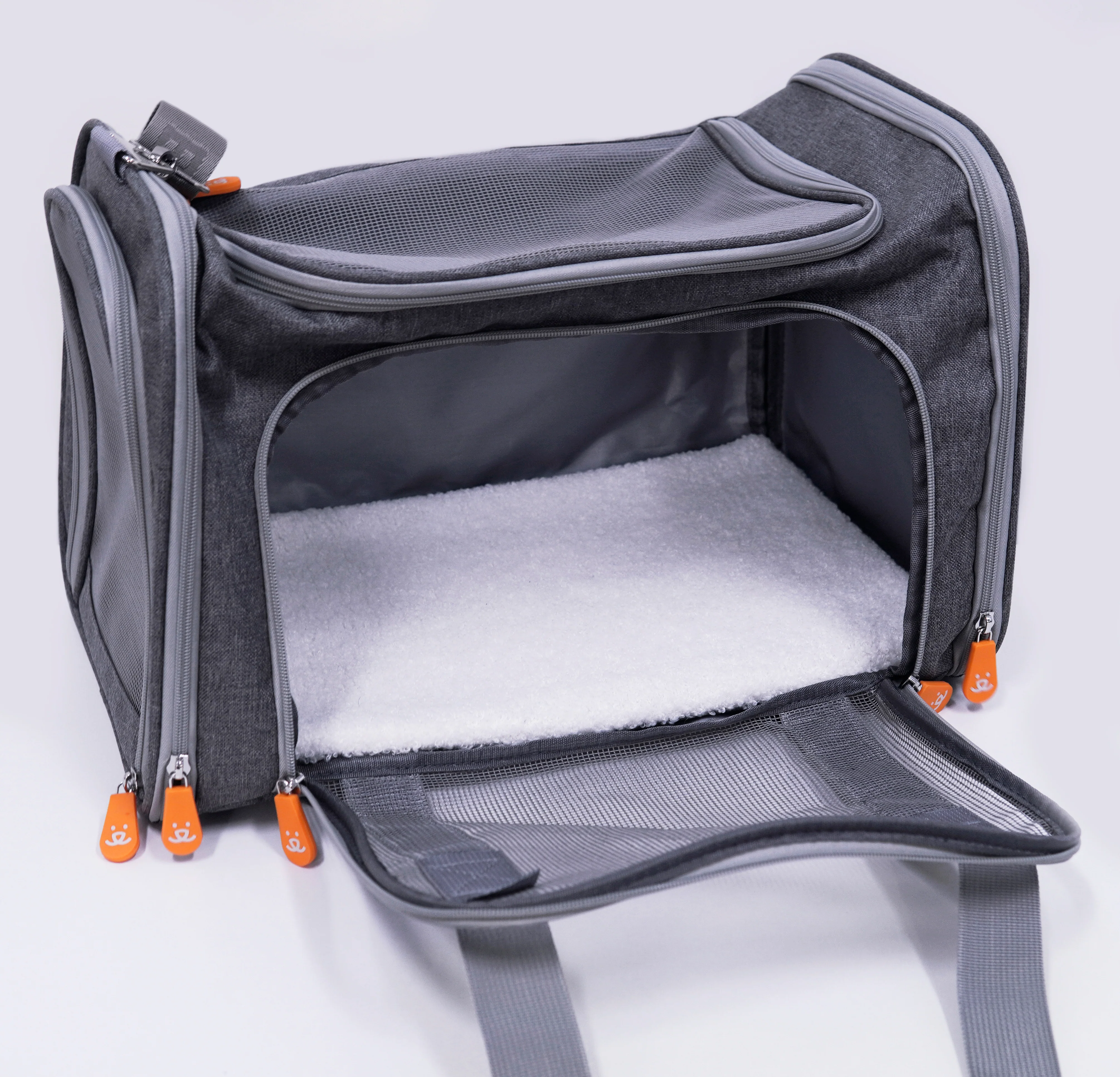 Soft Sided Best Friends Pet Carrier - Image 2